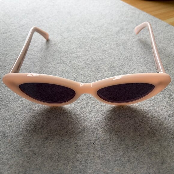 Illestevea Pamela Sunglasses, cat eye frame, light pink, - Picture 8 of 11